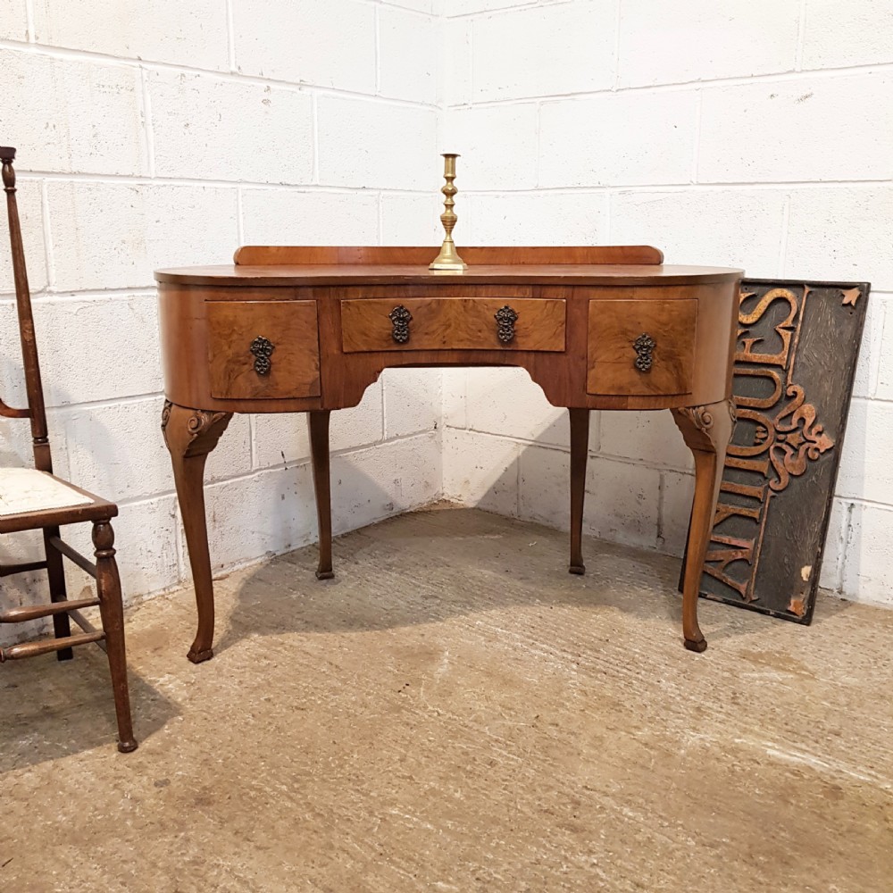 Kidney clearance dressing table