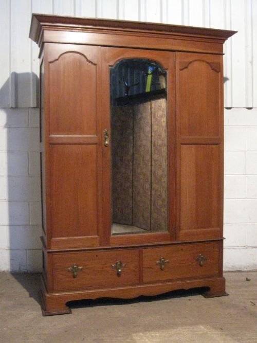 quality antique arts crafts oak double wardrobe armoire c1890 ewjm7575
