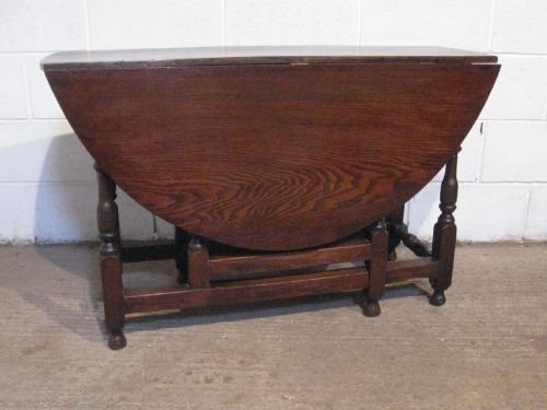 antique early georgian country oak joined gate leg drop leaf table seats six people c1720 wdb487577