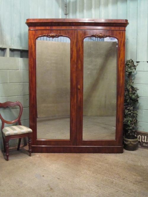 antique william 1v large mahogany double wardrobe armoire c1830