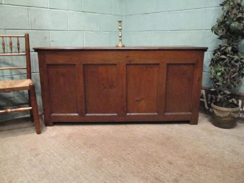 antique early 18th century large country oak coffer c1720