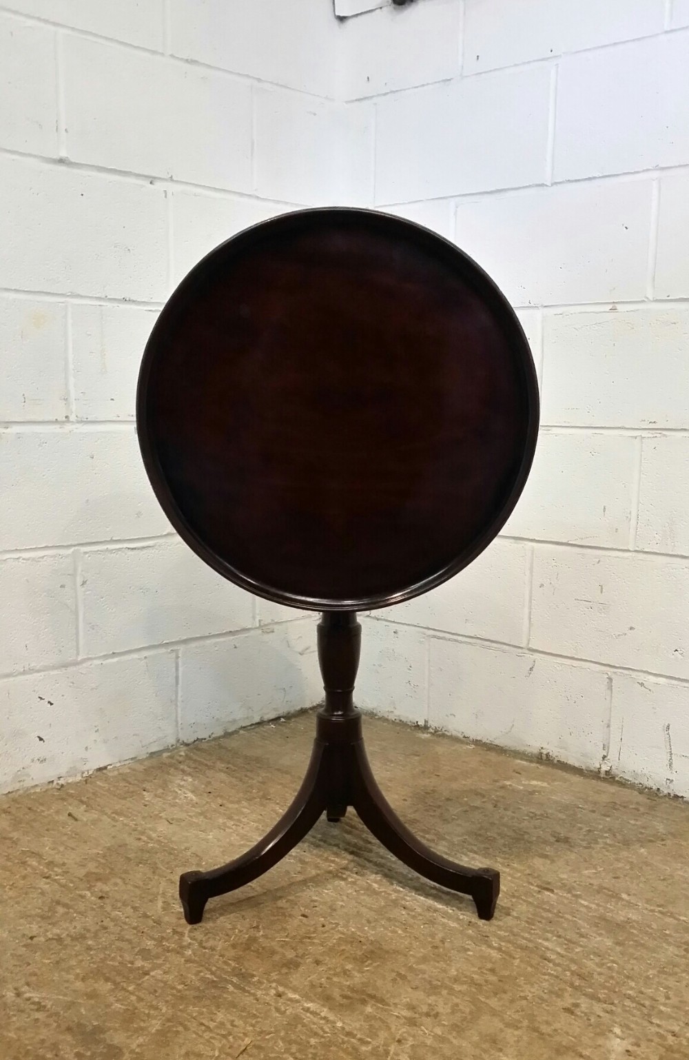 antique regency cuban mahogany tilt top table c1820