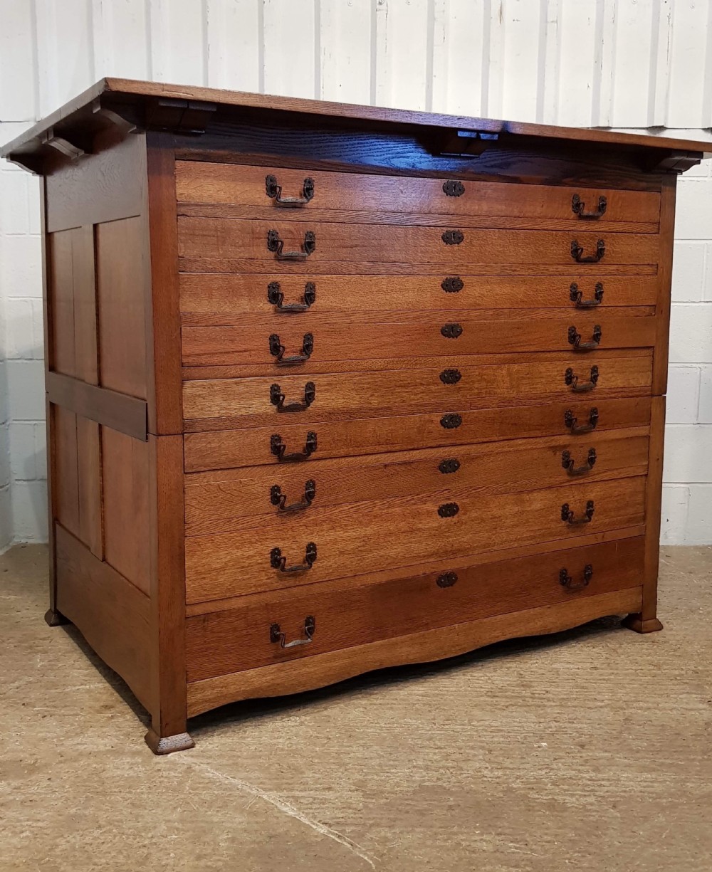 Superb Antique Late Victorian Arts Crafts Large Oak Plan Chest