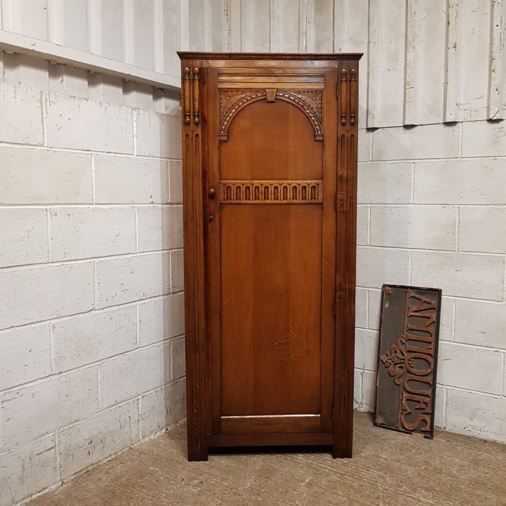 an oak hall wardrobe c1920